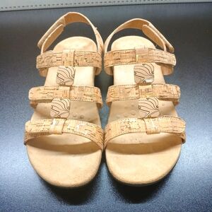 Vionic Womens Amber Adjustable Sandal Gold Cork Sz 7